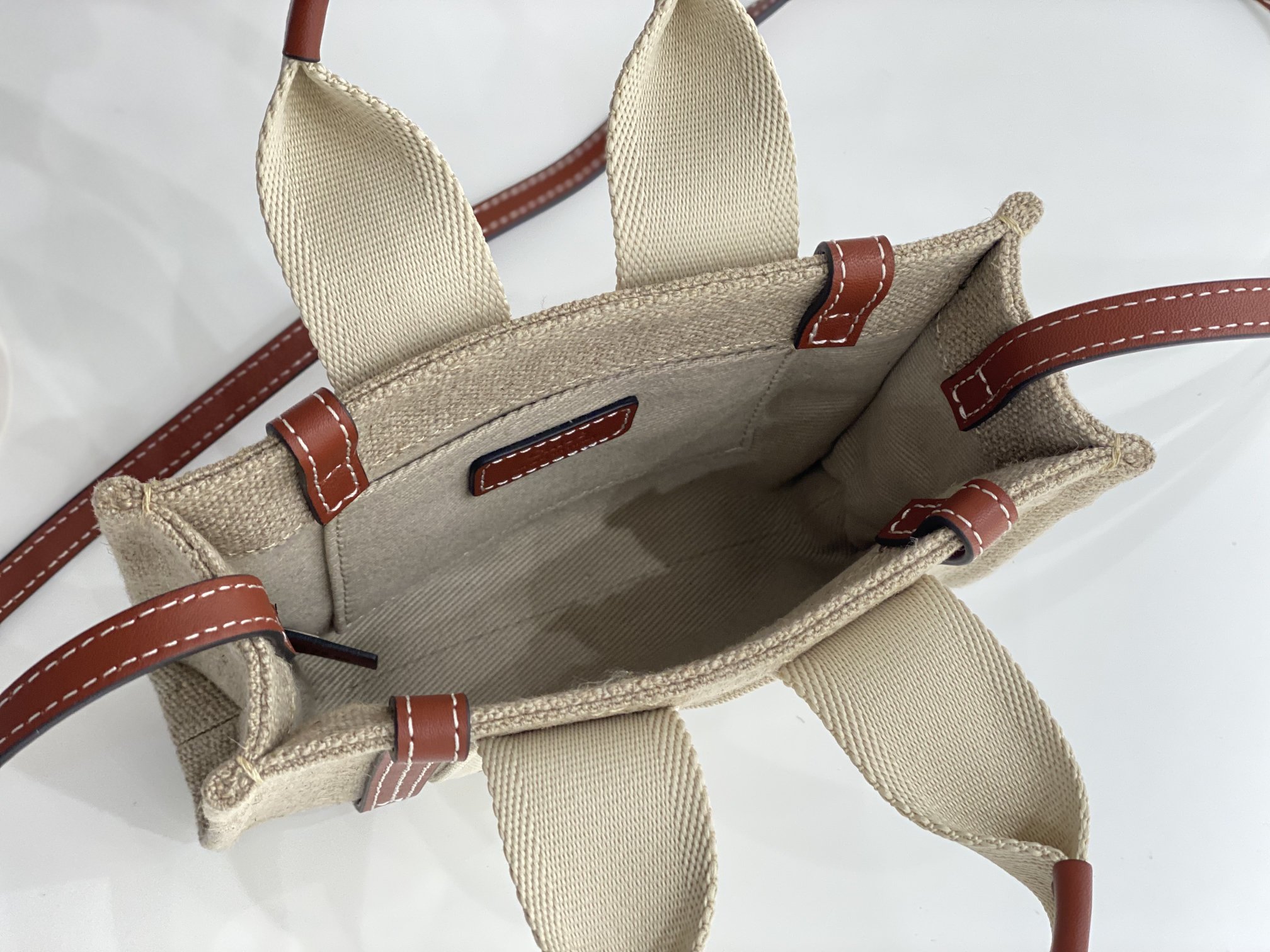 Chloe Mini Woody Tote Bag In Linen